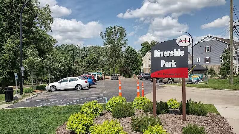 Riverside Park - Auburn Hills,