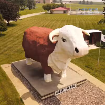Albert the Bull Park: World's Largest Bull - Audubon, IA