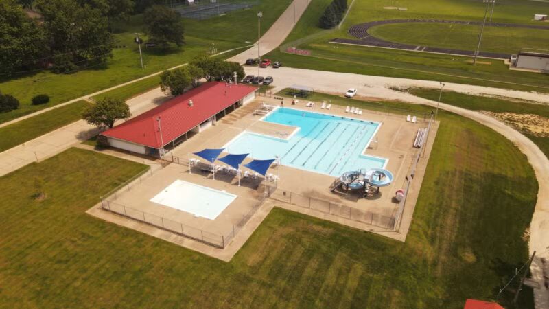 Albert the Bull Park: World's Largest Bull - Audubon, IA