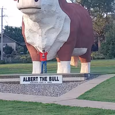 Albert the Bull Park: World's Largest Bull - Audubon, IA
