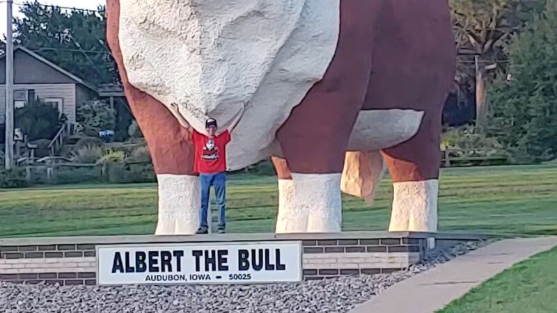 Albert the Bull Park: World's Largest Bull - Audubon, IA