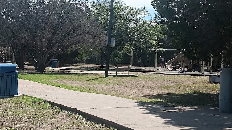 Mary Moore Searight Off Leash Trailhead - Austin, TX