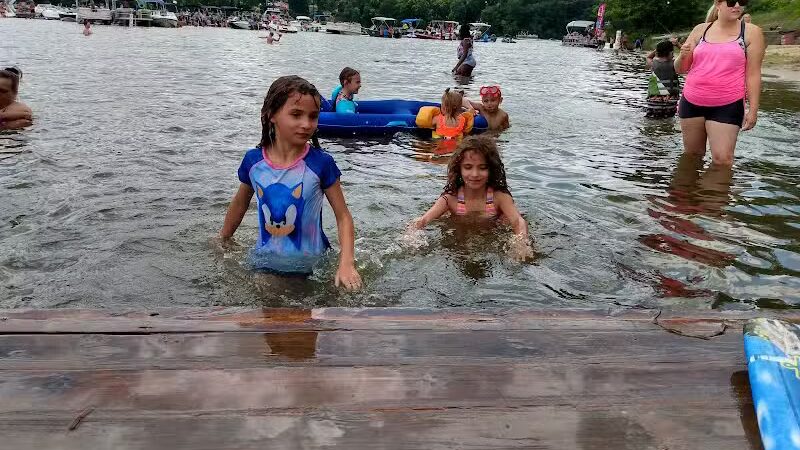 Van Buren Park Beach - Belleville,