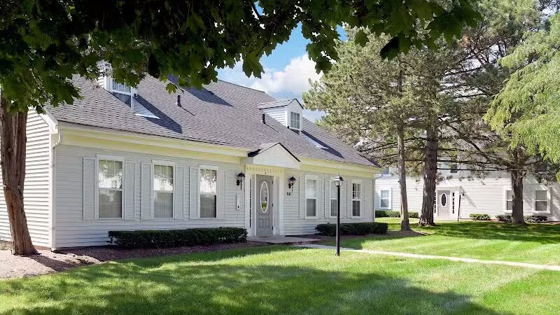 Whethersfield Apartments - Bloomfield Hills,