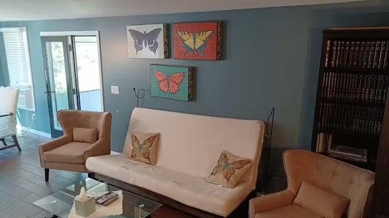 Birds of a Feather Lodge - Bridgman,