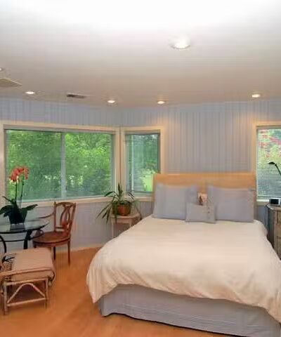 Birds of a Feather Lodge - Bridgman,