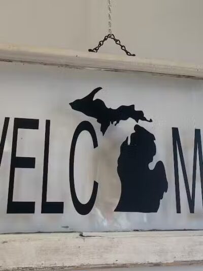 Country Stitches Alterations & Embroider - Bridgman,