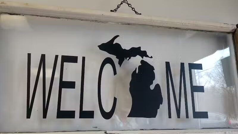 Country Stitches Alterations & Embroider - Bridgman,