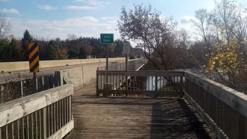 Exchange Club Forest - Caro,