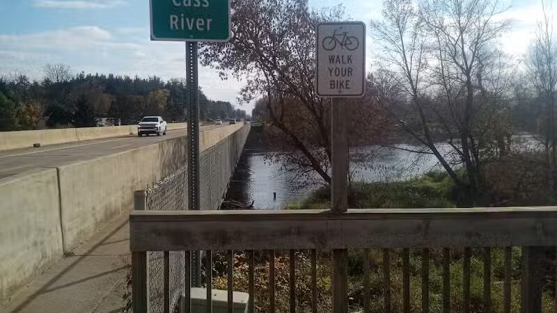 Exchange Club Forest - Caro,