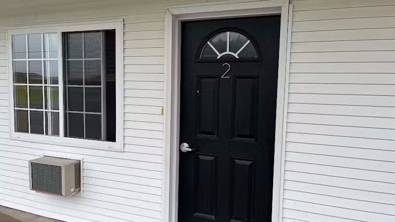 Village Inn Motel - Chatham,