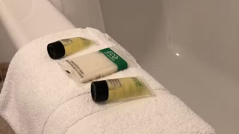 Village Inn Motel - Chatham,