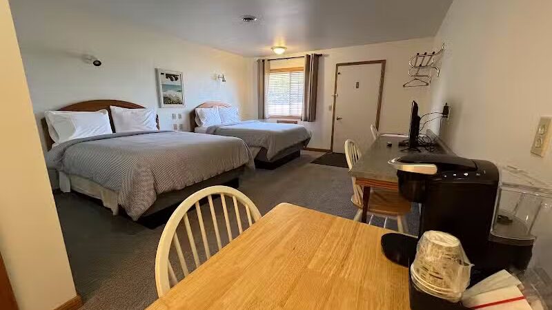 Village Inn Motel - Chatham,