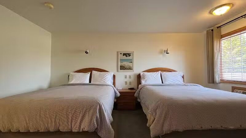 Village Inn Motel - Chatham,