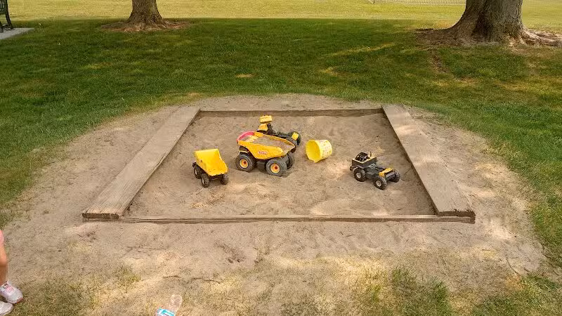 Tate Park - Clinton,