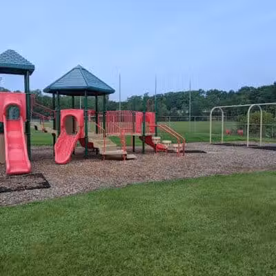 Momany Park Family Park - Coloma,