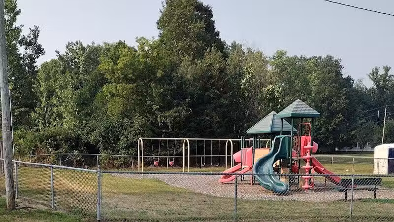 Momany Park Family Park - Coloma,