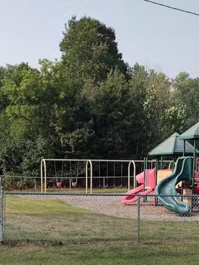 Momany Park Family Park - Coloma,