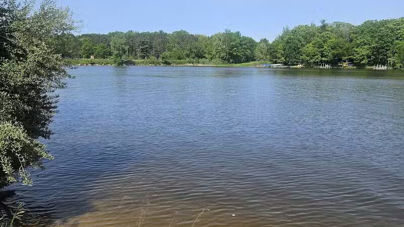 Fishing Parking - Columbiaville, MI