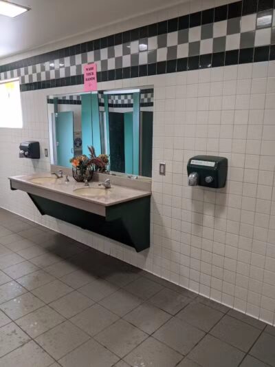 Garden Corners Rest Area - Cooks,