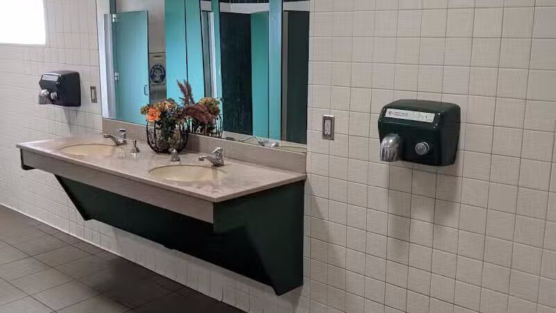 Garden Corners Rest Area - Cooks,