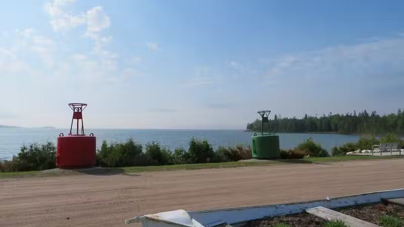 Malette Park - De Tour Village,