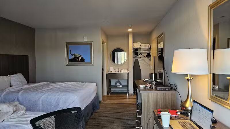 Anchored Inn at Hidden Harbor - Deale, MD