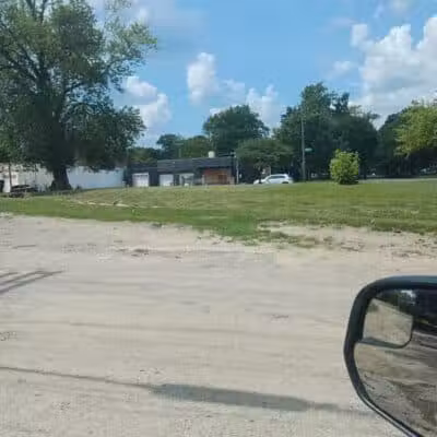 Pilgrim Dog Park & Beer Garden - Detroit,