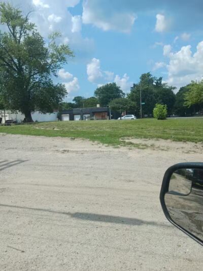 Pilgrim Dog Park & Beer Garden - Detroit,