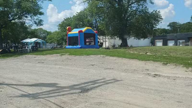 Pilgrim Dog Park & Beer Garden - Detroit,