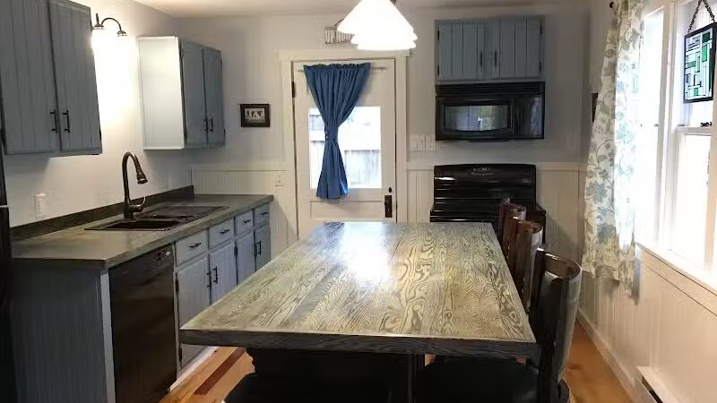 Paradise Pines Resort - Elk Rapids,