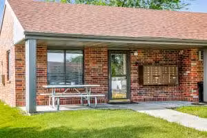 Elkhart Park Center Apartments - Elkhart, IA