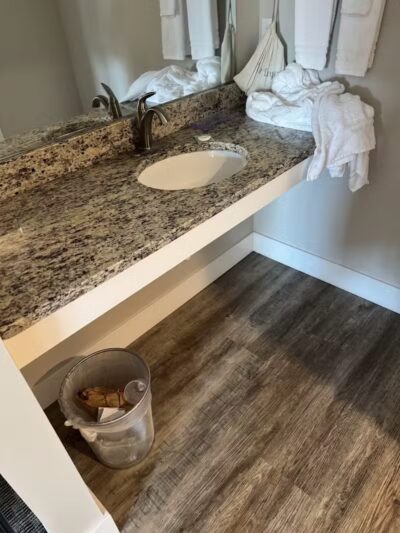 Empire Lakeshore Inn - Empire,