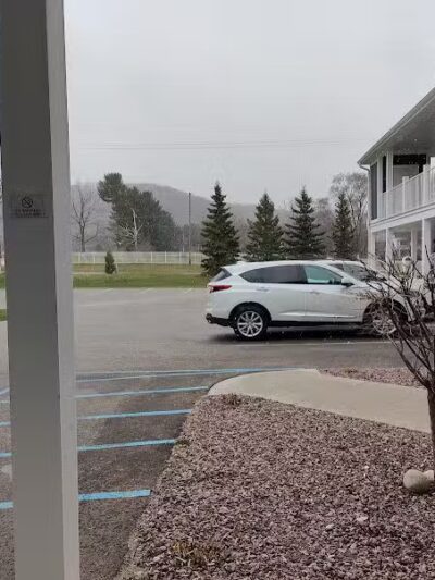 Empire Lakeshore Inn - Empire,