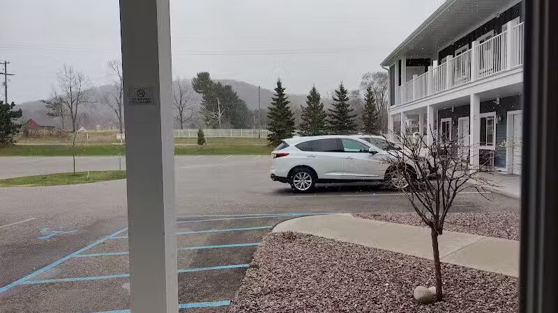 Empire Lakeshore Inn - Empire,