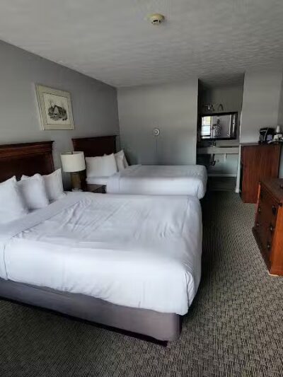 Empire Lakeshore Inn - Empire,