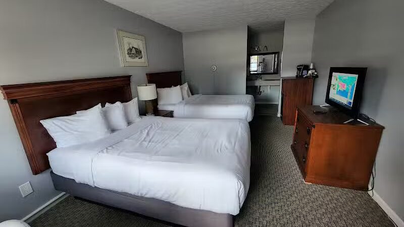 Empire Lakeshore Inn - Empire,