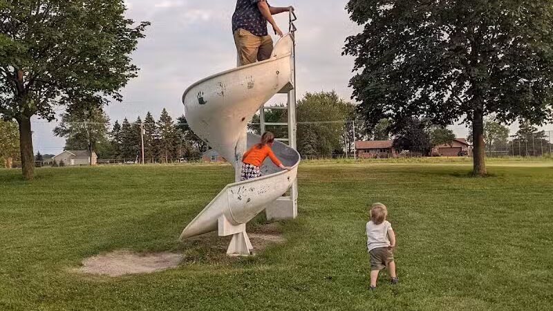 Pondside Park - Essexville,