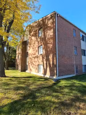 Garfield Park Apartments - Fraser,