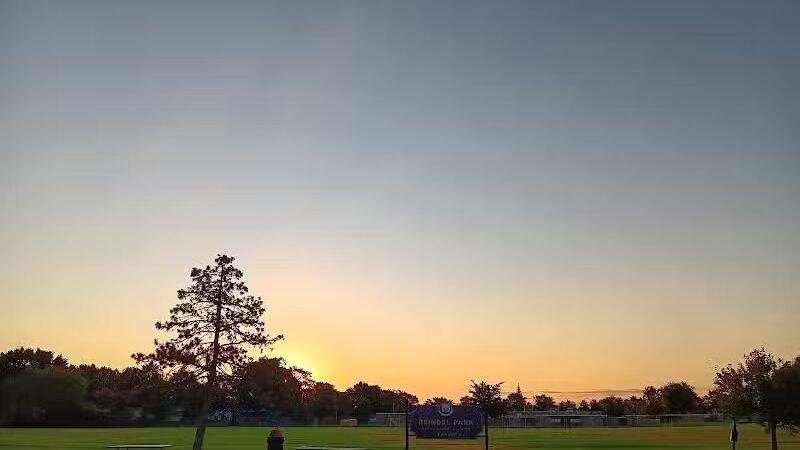 Reindel Park, parking accessible behind strip mall - Fraser,