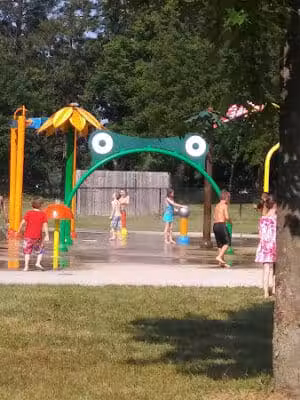 River Oaks Splash Pad - Galesburg,