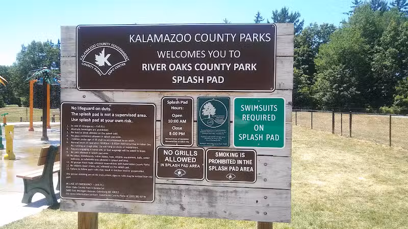 River Oaks Splash Pad - Galesburg,