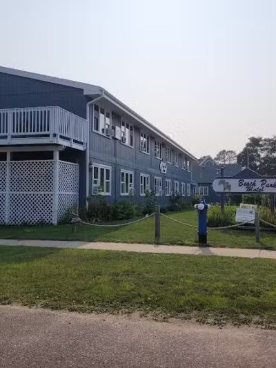 Beach Park Motel - Grand Marais,