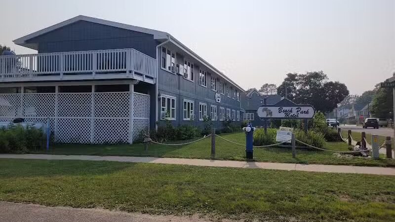Beach Park Motel - Grand Marais,