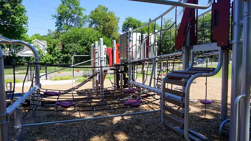 Alexander Park - Grand Rapids,