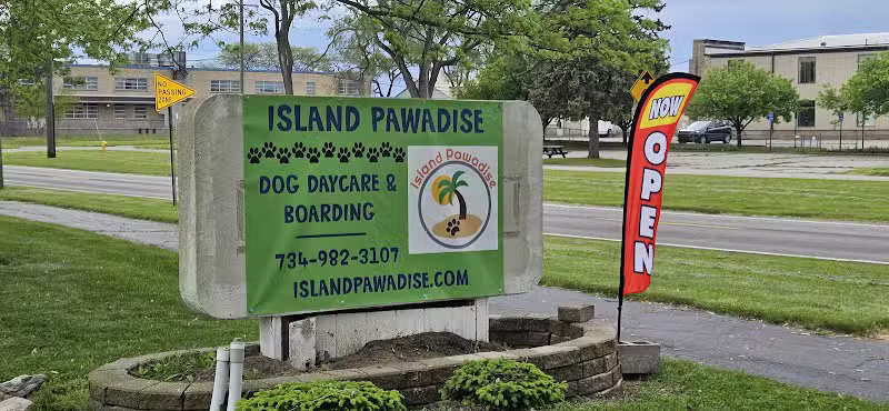Island Pawadise - Grosse Ile Township,