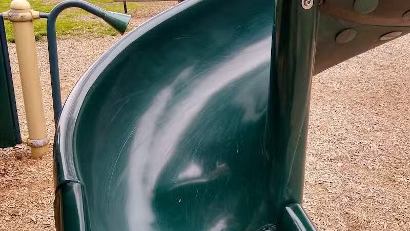 Ghesquiere Park - Grosse Pointe Woods,