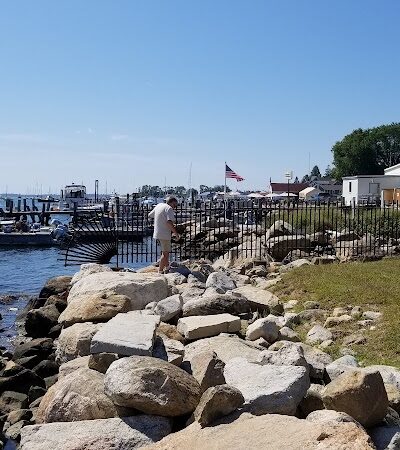 Main Street Dock and Beach - Groton, CT