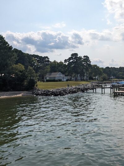 Coles Point Tavern - Hague, VA