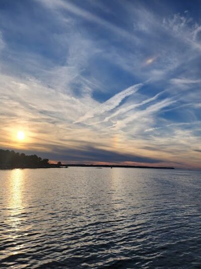 Coles Point Tavern - Hague, VA